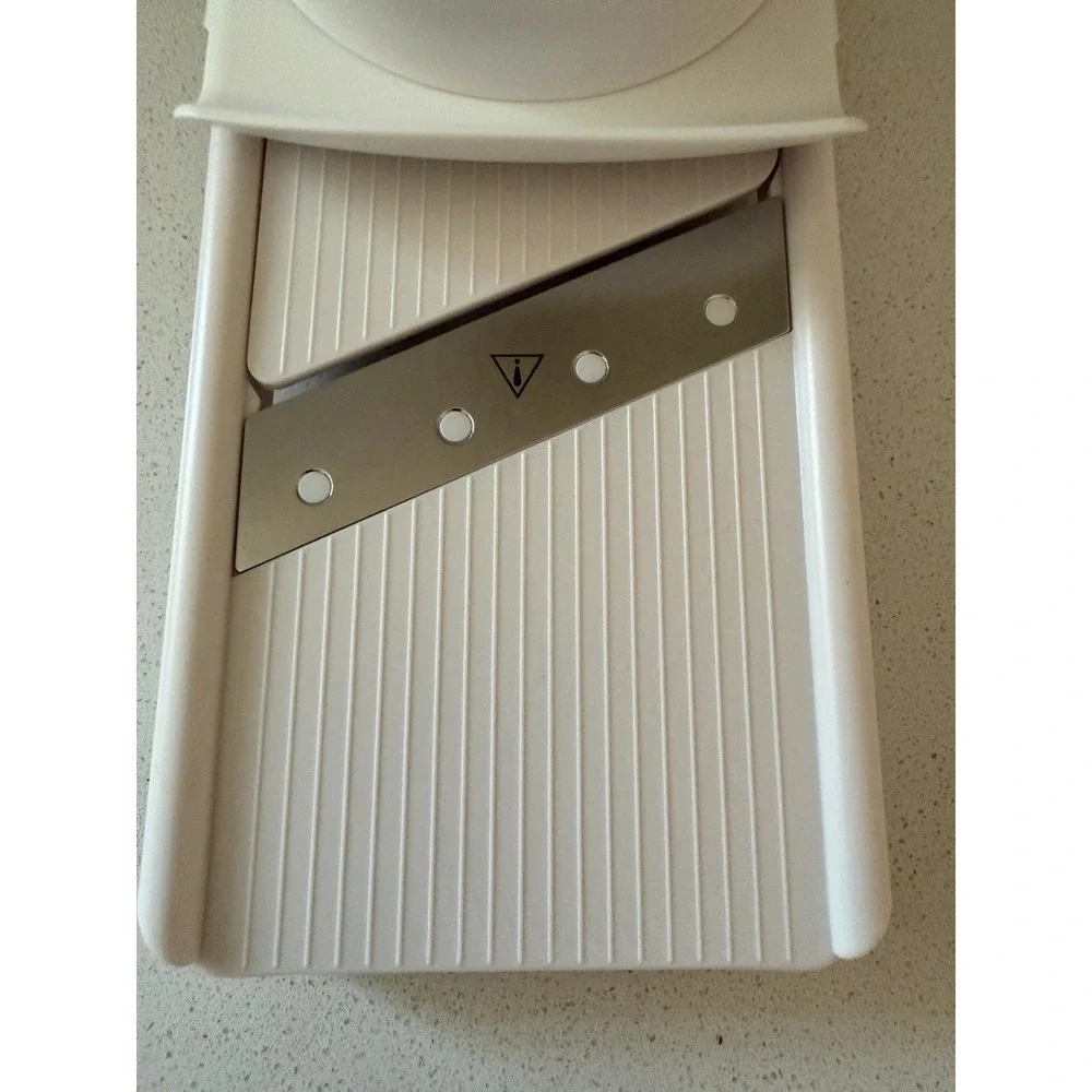 Pampered Chef Simple Slicer  1099 Handheld Mandoline